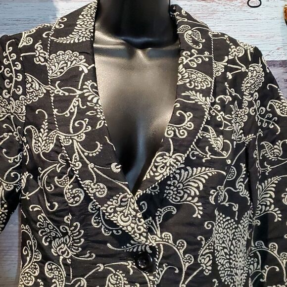 CAbi Sz 4 Black Floral Eliza Tapestry Brocade 1-Button Blazer Careerwear - Picture 3 of 9